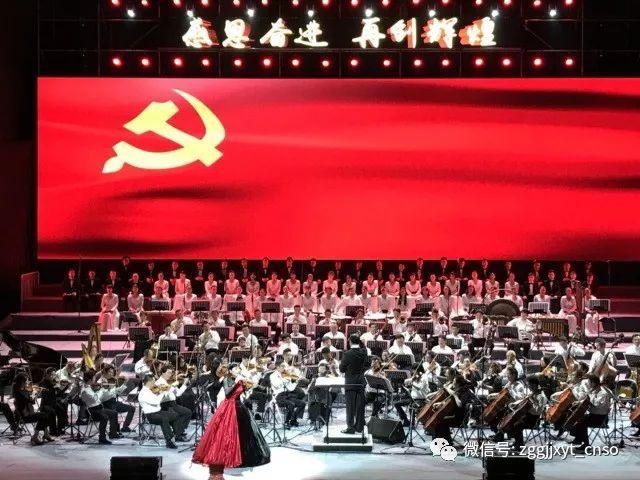 宇宙微波背景辐射是如何成为轰动世界的发现的？