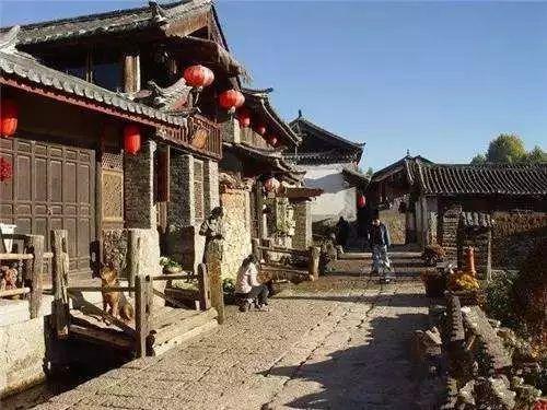 有没有什么又显高级感又非常适合年轻人的服饰品牌？游戏画面